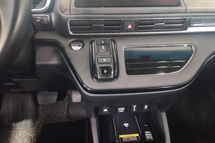 Used Honda Odyssey 2022 2.0L eHEV Sharp Enjoyment Edition Gear Lever