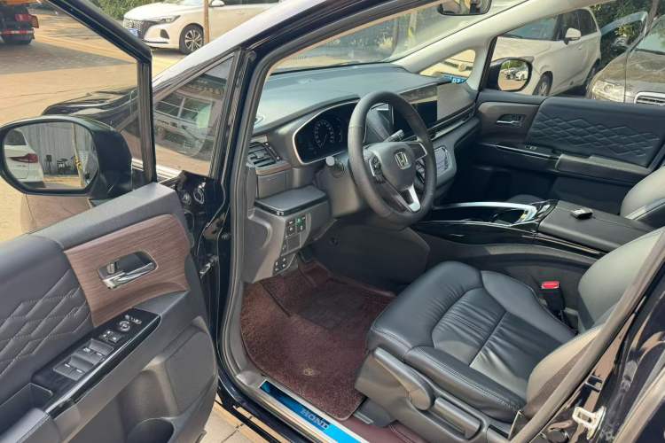 Used Honda Odyssey 2022 2.0L eHEV Sharp Enjoyment Edition Interior 2