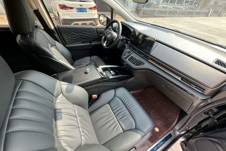 Used Honda Odyssey 2022 2.0L eHEV Sharp Enjoyment Edition Interior 4