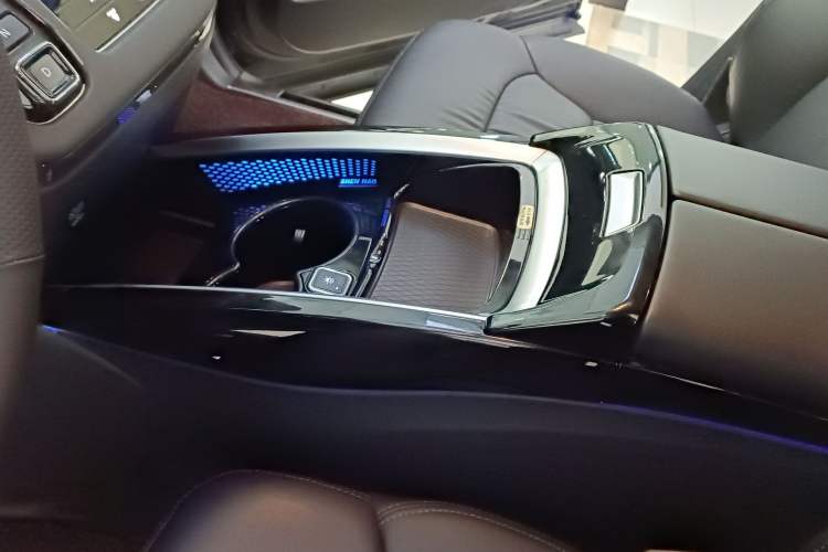 Used Honda Odyssey 2022 2.0L eHEV Sharp Enjoyment Edition Interior 6