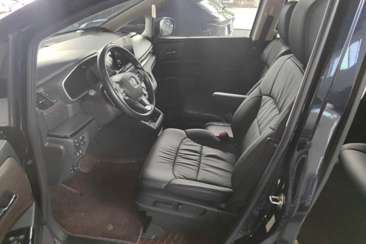 Used Honda Odyssey 2022 2.0L eHEV Sharp Enjoyment Edition Left Front Seat