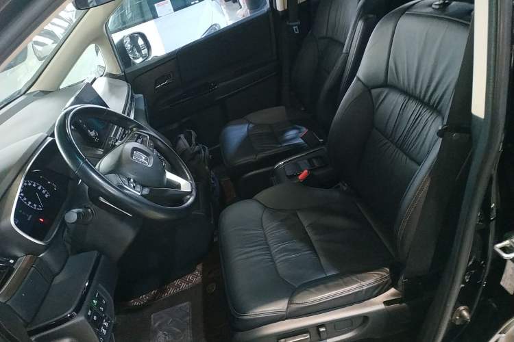 Used Honda Odyssey 2022 2.0L eHEV Sharp Enjoyment Edition Left Front Seat