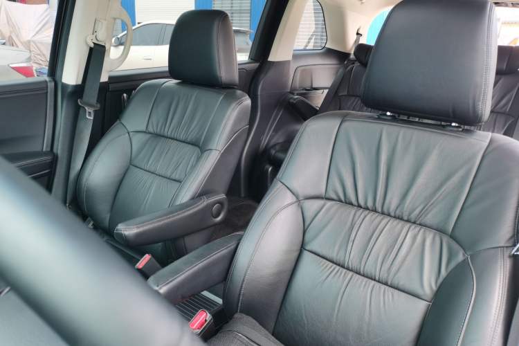 Used Honda Odyssey 2022 2.0L eHEV Sharp Enjoyment Edition Left Front Seat