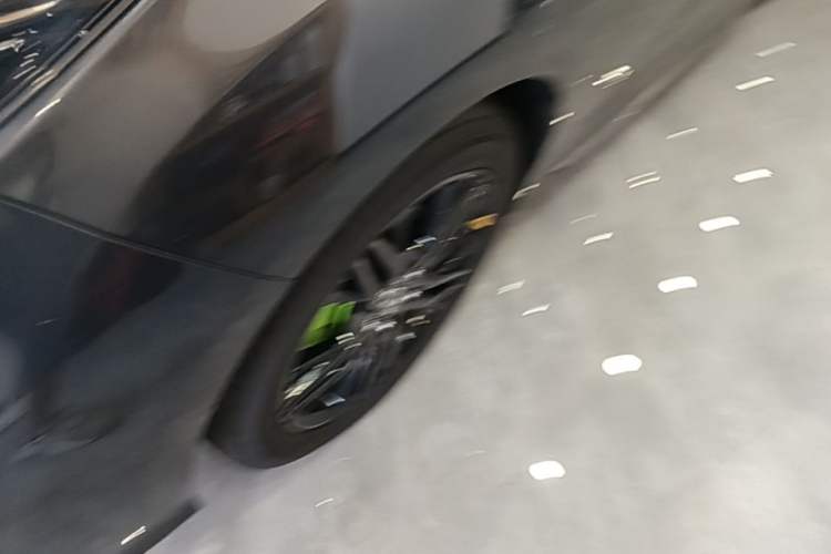 Used Honda Odyssey 2022 2.0L eHEV Sharp Supreme Edition Left Front Wheel Hub