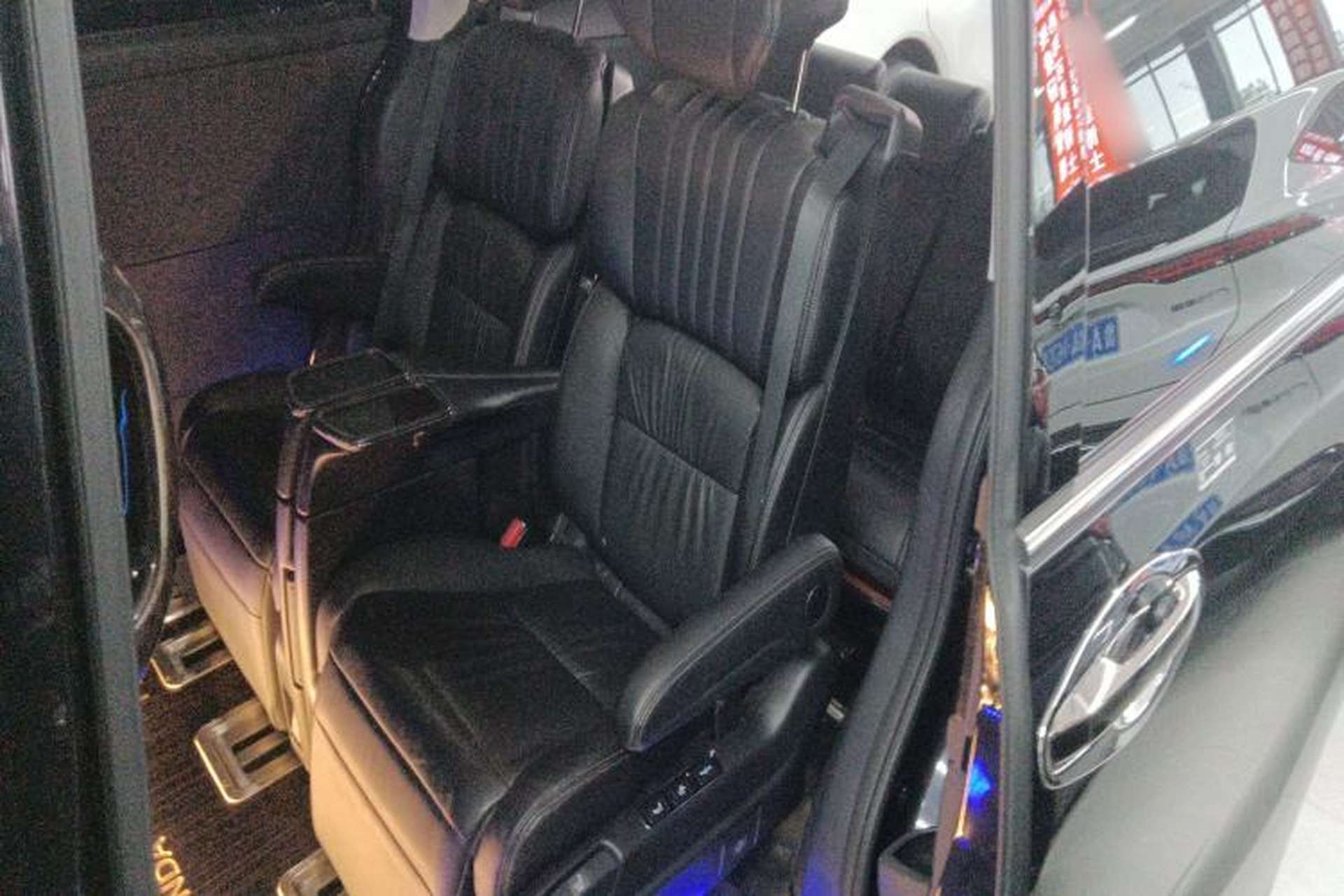 Used Honda Odyssey 2022 2.0L eHEV Sharp Supreme Edition Left Rear Seat