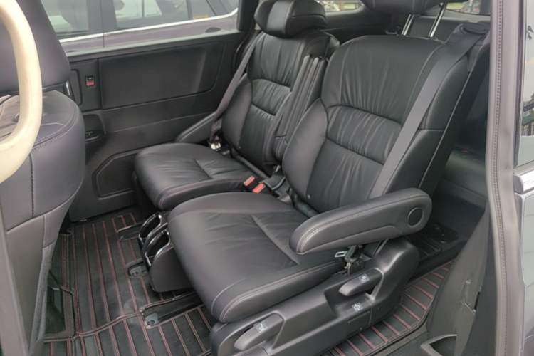 Used Honda Odyssey 2022 2.0L eHEV Sharp Enjoyment Edition Left Rear Seat