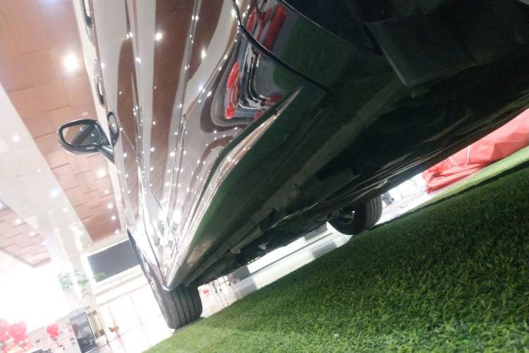 Used Honda Odyssey 2022 2.0L eHEV Sharp Enjoyment Edition Left Side Sill