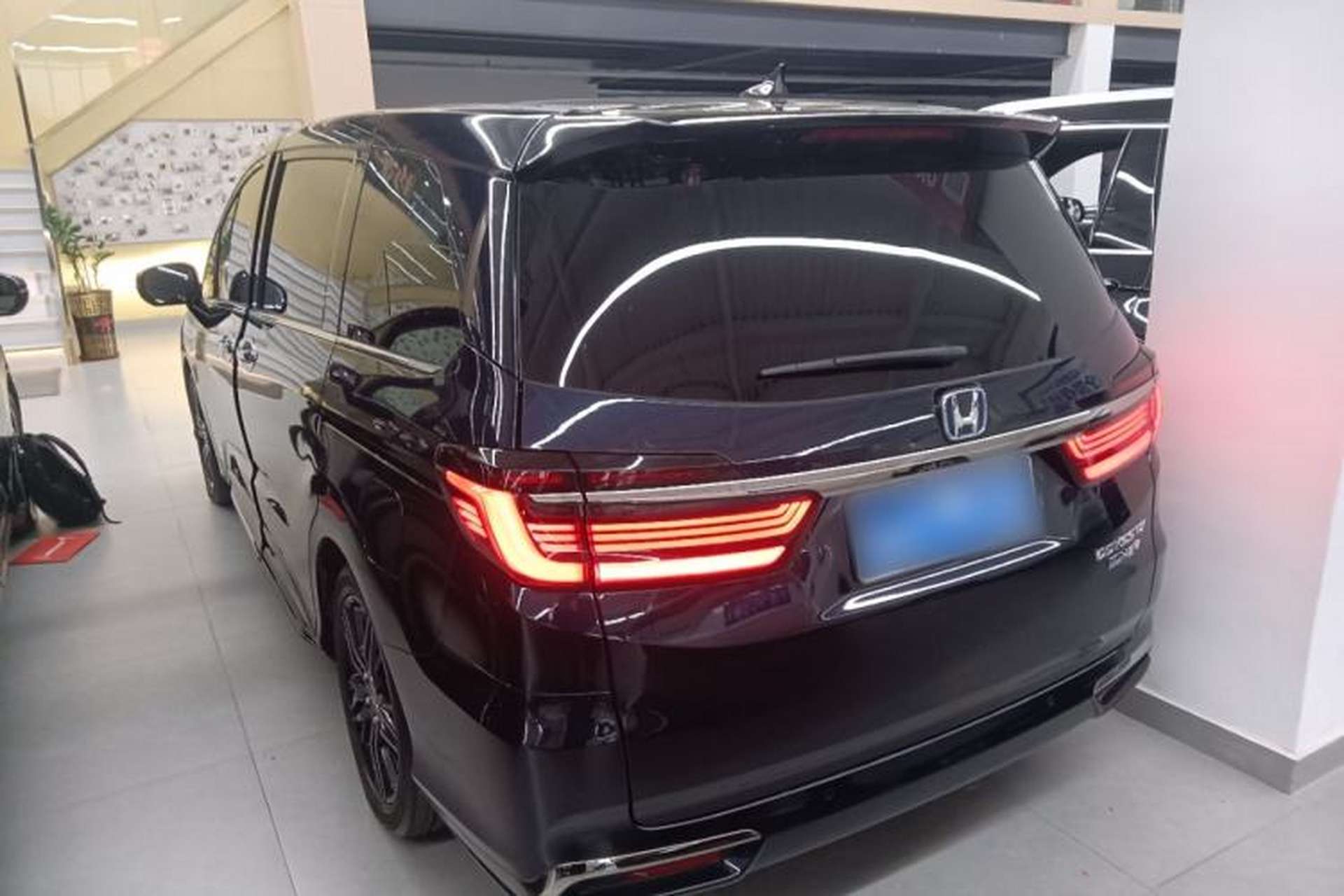 Used Honda Odyssey 2022 2.0L eHEV Sharp Supreme Edition Rear Left 45 Deg