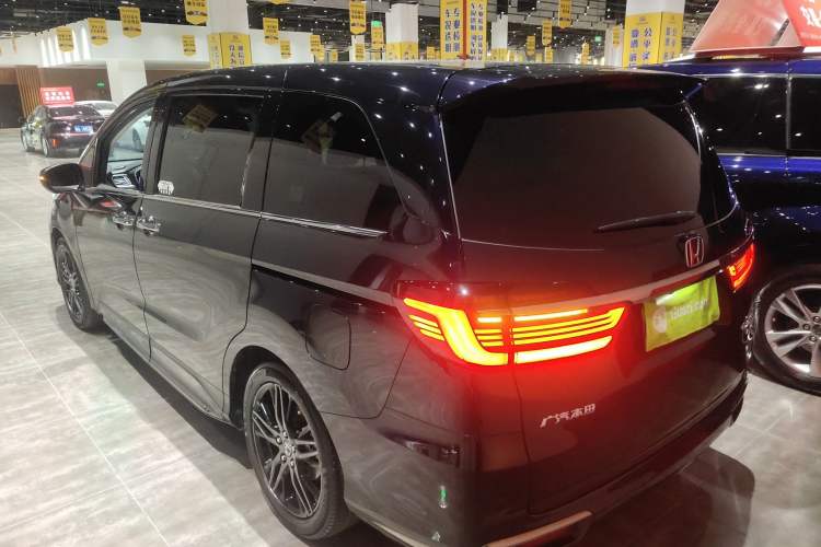 Used Honda Odyssey 2022 2.0L eHEV Sharp·Luxury Edition Rear Left 45 Deg
