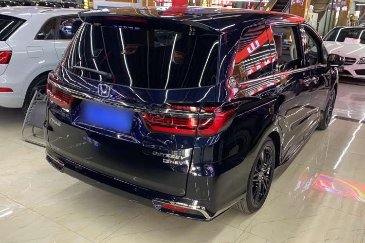 Used Honda Odyssey 2022 2.0L eHEV Sharp·Luxury Edition Rear Right 45 Deg