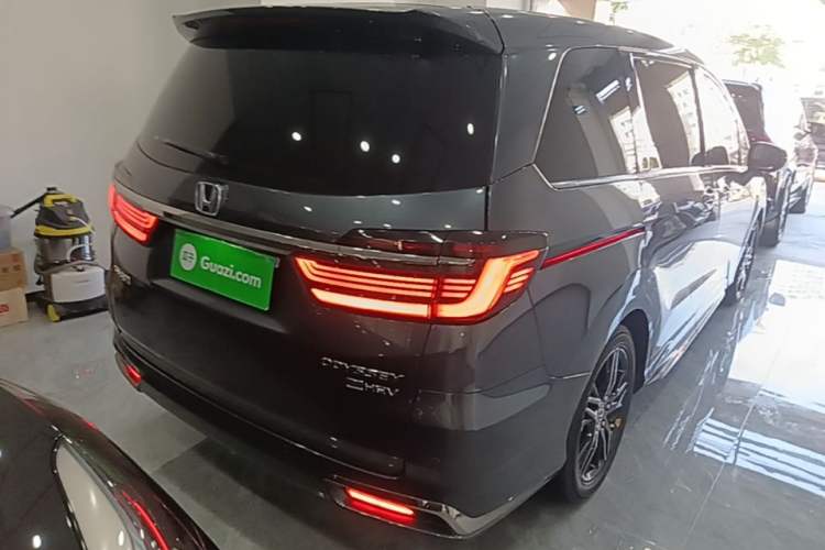 Used Honda Odyssey 2022 2.0L eHEV Sharp Supreme Edition Rear Right 45 Deg