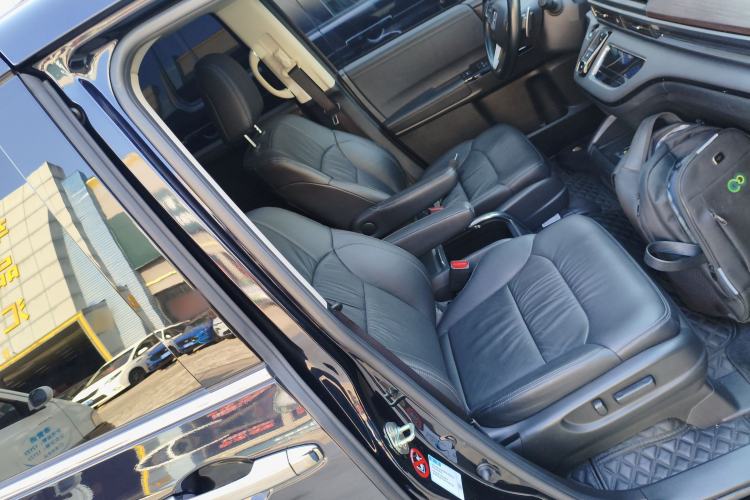 Used Honda Odyssey 2022 2.0L eHEV Sharp·Luxury Edition Right Front Seat
