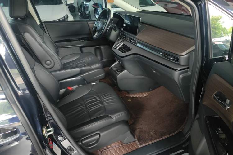 Used Honda Odyssey 2022 2.0L eHEV Sharp Enjoyment Edition Right Front Seat