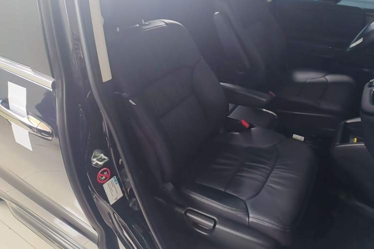 Used Honda Odyssey 2022 2.0L eHEV Sharp Enjoyment Edition Right Front Seat