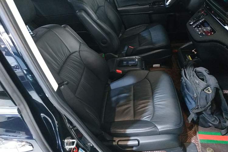 Used Honda Odyssey 2022 2.0L eHEV Sharp Enjoyment Edition Right Front Seat