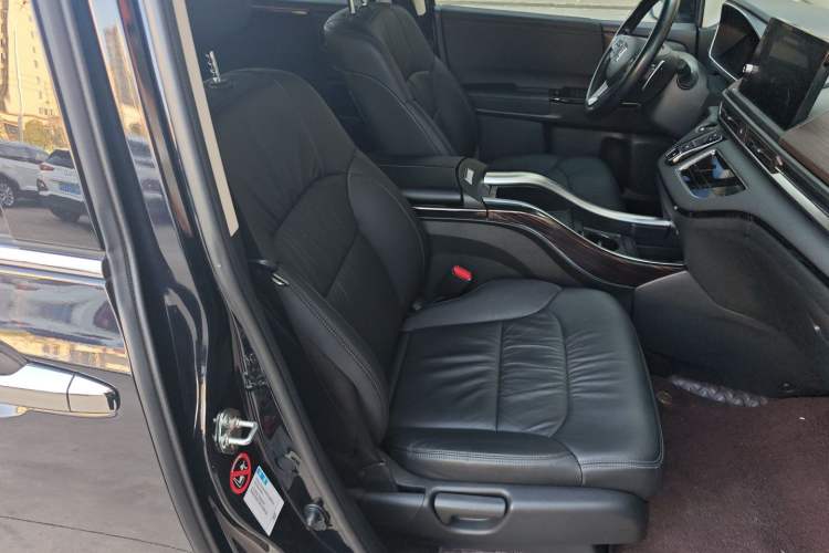 Used Honda Odyssey 2022 2.0L eHEV Sharp Enjoyment Edition Right Front Seat