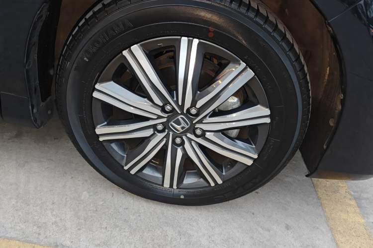 Used Honda Odyssey 2022 2.0L eHEV Sharp Smart Edition Right Front Wheel Hub
