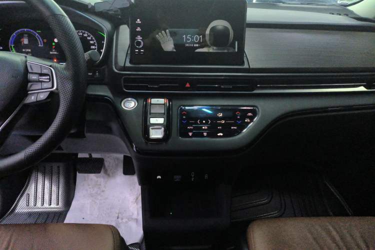 Used Honda Odyssey 2022 2.0L eHEV Sharp·Luxury Edition Audio And AC Panel