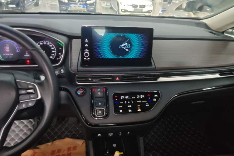 Used Honda Odyssey 2022 2.0L eHEV Sharp Supreme Edition Audio And AC Panel