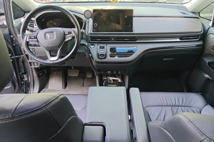 Used Honda Odyssey 2022 2.0L eHEV Sharp Supreme Edition Center Console