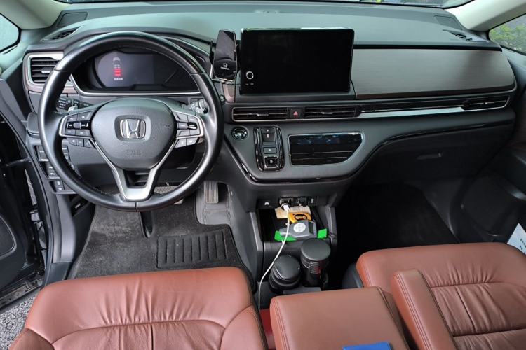Used Honda Odyssey 2022 2.0L eHEV Sharp Supreme Edition Center Console