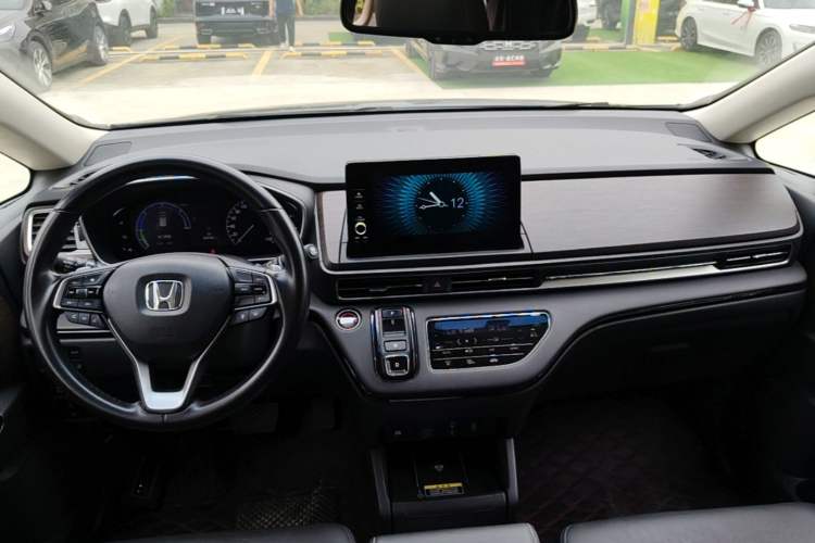 Used Honda Odyssey 2022 2.0L eHEV Sharp Supreme Edition Center Console