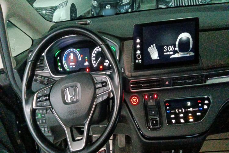 Used Honda Odyssey 2022 2.0L eHEV Sharp Supreme Edition Center Console