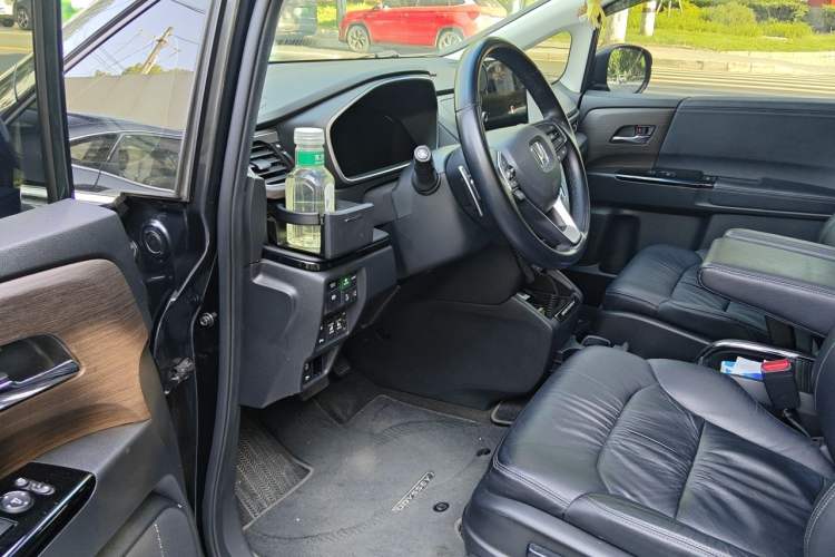 Used Honda Odyssey 2022 2.0L eHEV Sharp Supreme Edition Driver Seat