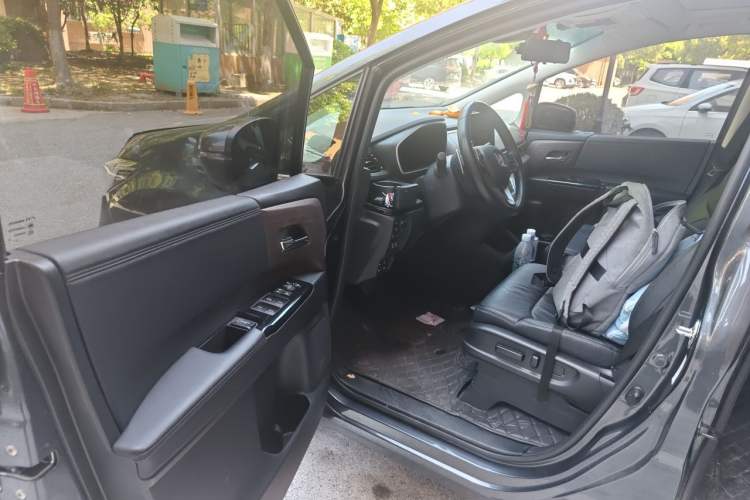 Used Honda Odyssey 2022 2.0L eHEV Sharp Enjoyment Edition Driver Seat