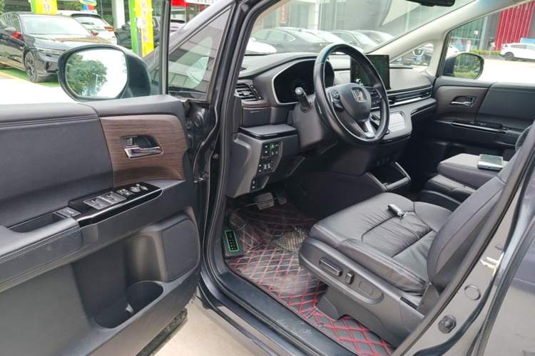 Used Honda Odyssey 2022 2.0L eHEV Sharp Supreme Edition Driver Seat