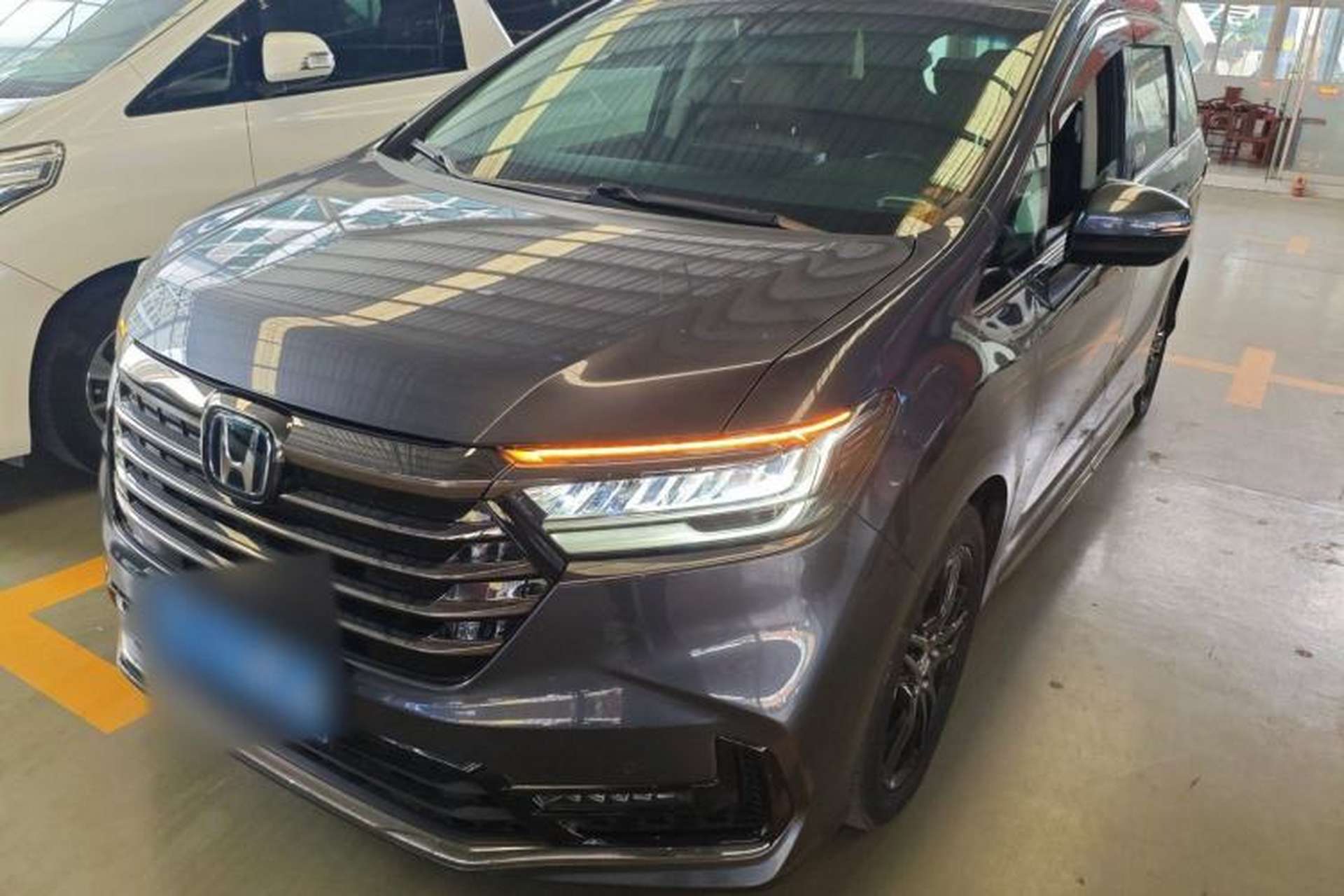 Used Honda Odyssey 2022 2.0L eHEV Sharp·Luxury Edition Front Left 45 Deg
