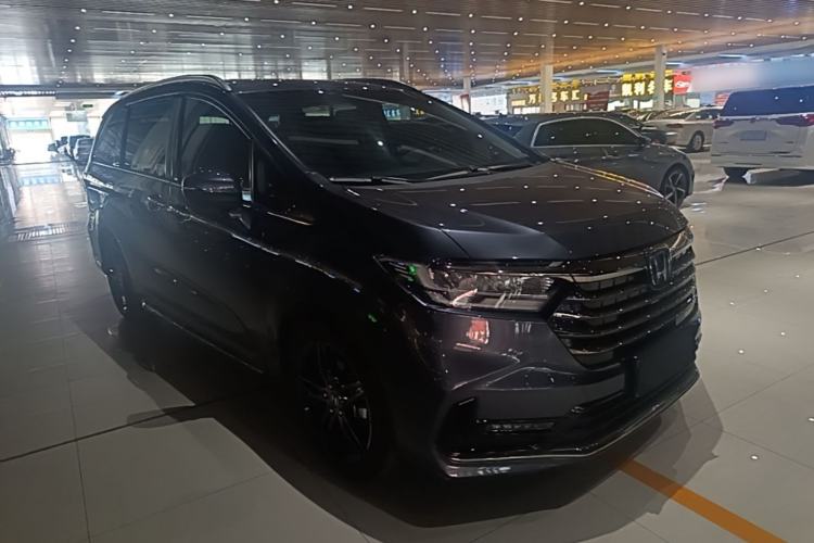 Used Honda Odyssey 2022 2.0L eHEV Sharp·Luxury Edition Front Right 45 Deg