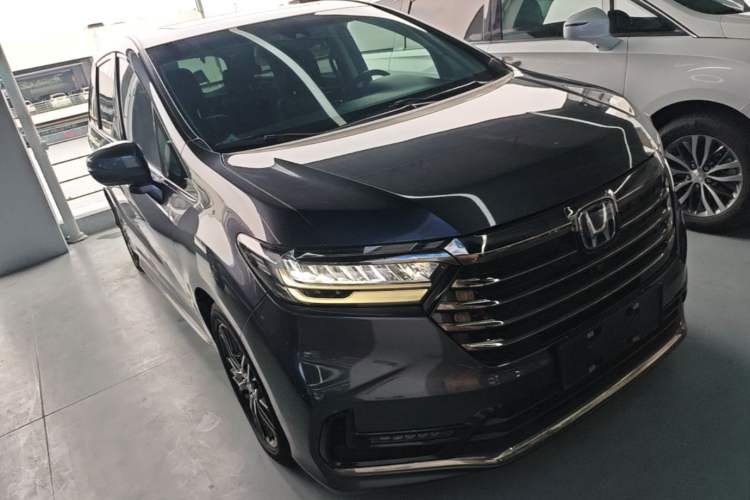 Used Honda Odyssey 2022 2.0L eHEV Sharp Supreme Edition Front Right 45 Deg