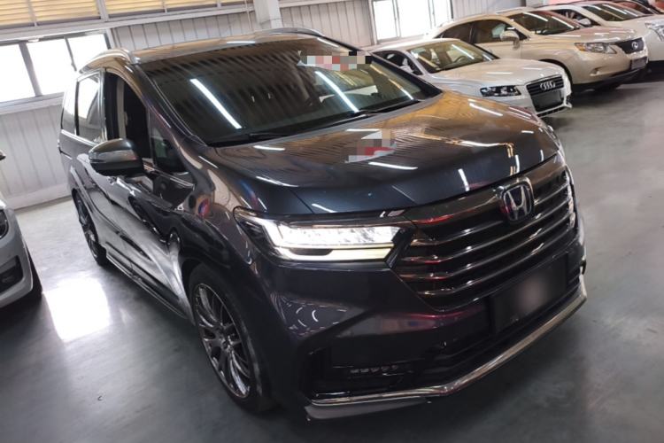 Used Honda Odyssey 2022 2.0L eHEV Sharp·Luxury Edition Front Right 45 Deg