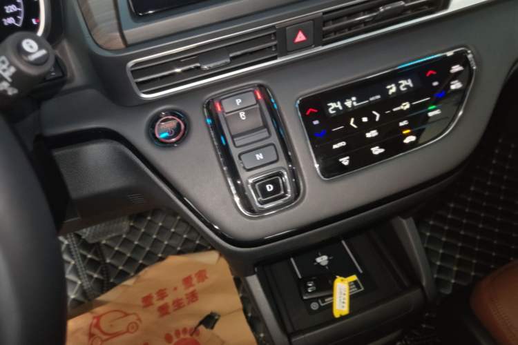 Used Honda Odyssey 2022 2.0L eHEV Sharp Supreme Edition Gear Lever