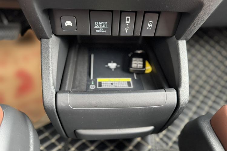Used Honda Odyssey 2022 2.0L eHEV Sharp Supreme Edition Interior 6