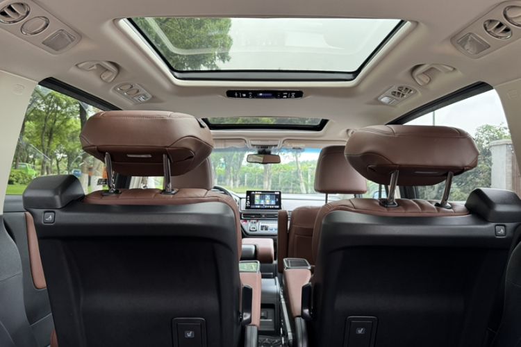 Used Honda Odyssey 2022 2.0L eHEV Sharp Supreme Edition Interior 9
