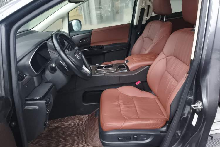 Used Honda Odyssey 2022 2.0L eHEV Sharp Supreme Edition Left Front Seat