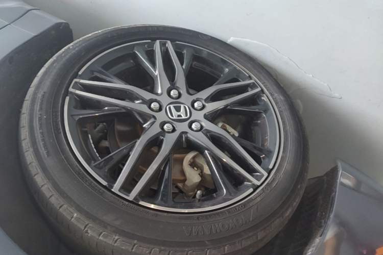 Used Honda Odyssey 2022 2.0L eHEV Sharp Supreme Edition Left Front Wheel Hub