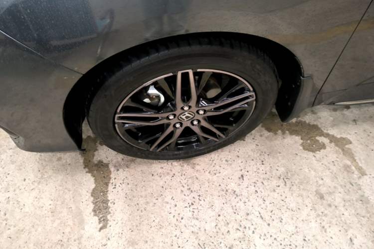 Used Honda Odyssey 2022 2.0L eHEV Sharp Supreme Edition Left Front Wheel Hub