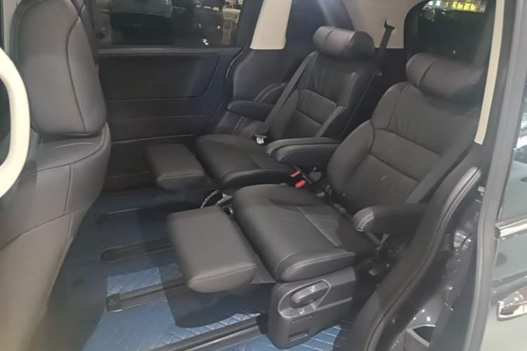 Used Honda Odyssey 2022 2.0L eHEV Sharp·Luxury Edition Left Rear Seat