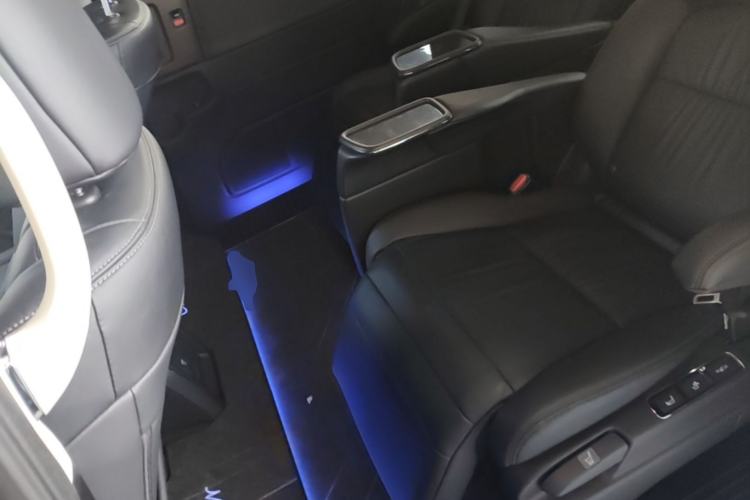 Used Honda Odyssey 2022 2.0L eHEV Sharp Supreme Edition Left Rear Seat