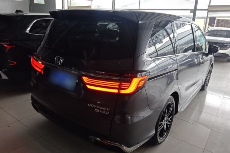 Used Honda Odyssey 2022 2.0L eHEV Sharp Supreme Edition Rear Right 45 Deg