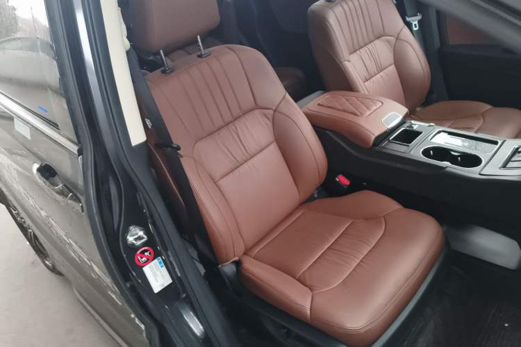 Used Honda Odyssey 2022 2.0L eHEV Sharp Supreme Edition Right Front Seat