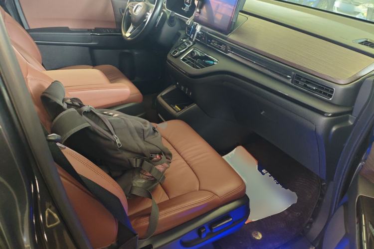 Used Honda Odyssey 2022 2.0L eHEV Sharp·Luxury Edition Right Front Seat