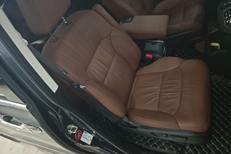 Used Honda Odyssey 2022 2.0L eHEV Sharp Supreme Edition Right Front Seat