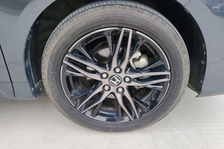 Used Honda Odyssey 2022 2.0L eHEV Sharp Supreme Edition Right Front Wheel Hub