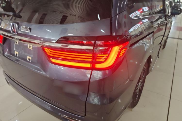 Used Honda Odyssey 2022 2.0L eHEV Sharp Supreme Edition Right Rear Taillight
