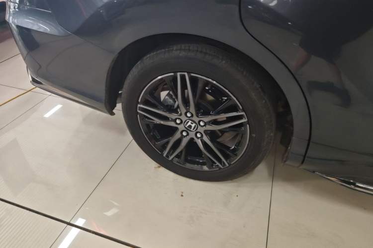 Used Honda Odyssey 2022 2.0L eHEV Sharp Supreme Edition Right Rear Wheel Hub