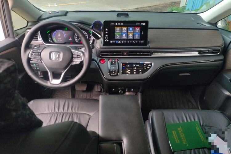 Used Honda Odyssey 2022 2.0L eHEV Sharp Smart Edition Center Console